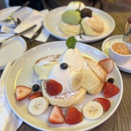 Matcha & Fresh Fruit Soufflé Pancakes