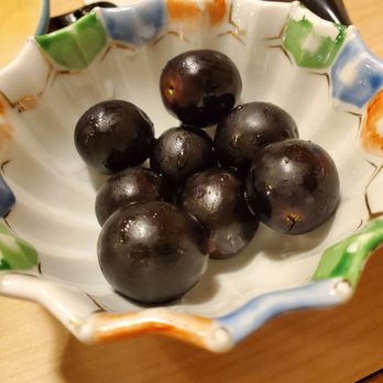 Sharaku - Amazing Cimpelimentary Grapes as desert after finishing your meal. - Sushi Bars Near Me - West Bloomfield, Michigan Sharaku - Amazing Cimpelimentary Grapes as desert after finishing your meal. - Sushi Bars Near Me - West Bloomfield, Michigan