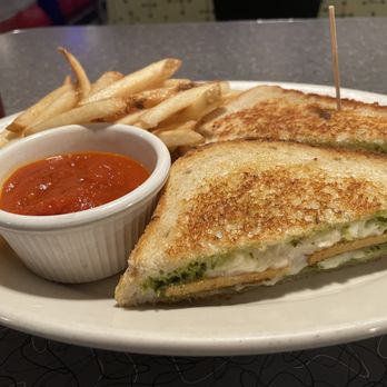 Veggie Galaxy - Pesto pepperoni mozzarella melt w/ fries and marinara dip - Breakfast & Brunch Near Me - Cambridge, Massachusetts Veggie Galaxy - Pesto pepperoni mozzarella melt w/ fries and marinara dip - Breakfast & Brunch Near Me - Cambridge, Massachusetts