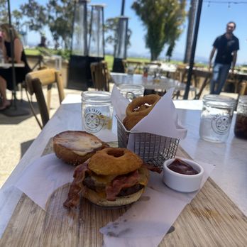 Feast and Fareway - Smokehouse burger with onion rings - American Near Me - Coronado, California Feast and Fareway - Smokehouse burger with onion rings - American Near Me - Coronado, California