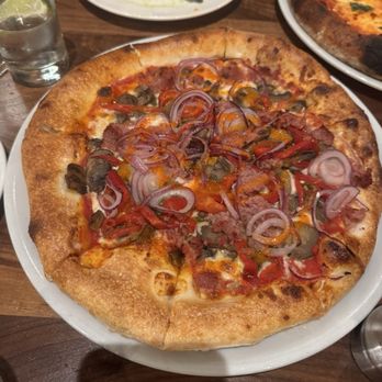 Il Fornaio - Meat pizza - nice, nothing special. - Italian Near Me - Mountain View, California