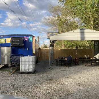 Tacos El Lobo - Covered seating area as well as porta potty and small hand wash station - Mexican Near Me - Beech Island, South Carolina Tacos El Lobo - Covered seating area as well as porta potty and small hand wash station - Mexican Near Me - Beech Island, South Carolina