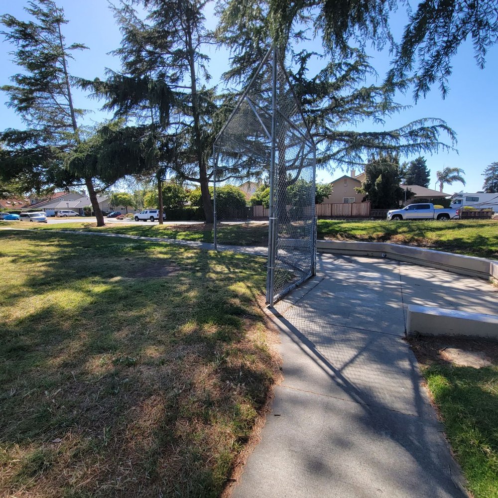 Pioneer Park - Backstop for little kids - Parks Near Me - Union City, California Pioneer Park - Backstop for little kids - Parks Near Me - Union City, California