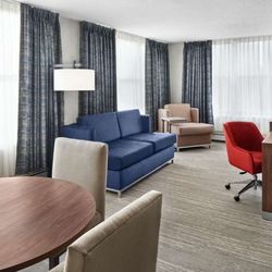 Hampton Inn & Suites Chicago-Downtown - Guest room