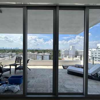 Elite Glass Window Cleaning - Window Washing Near Me - Miami, Florida Elite Glass Window Cleaning - Window Washing Near Me - Miami, Florida