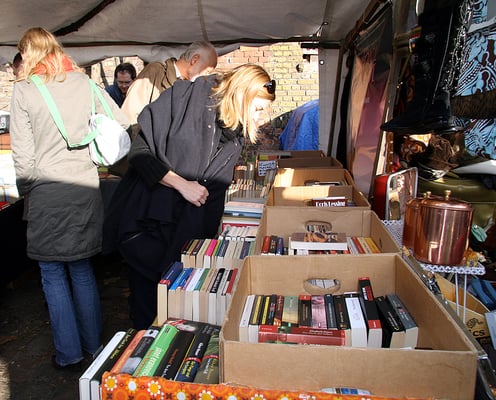 Mauerpark Flohmarkt by null