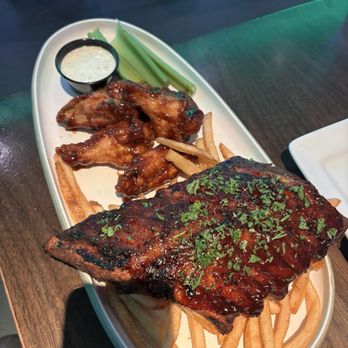 Dave & Buster's Daly City - Smokehouse BBQ Ribs & Wings - American Near Me - Daly City, California