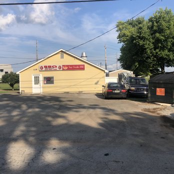 Barbeque Heaven - Great spot for bob tail semi truck..! - Barbeque Near Me - Huntsville, Alabama