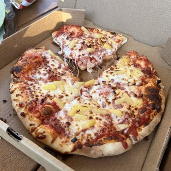The Peaks Restaurant - Lunch menu 16 inch ham and pineapple pizza. - American Near Me - Sequoia National Park, California
