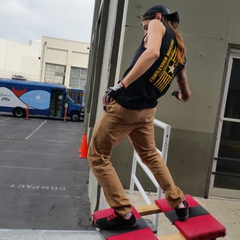 Commander Moving - Movers Near Me - Hayward, California Commander Moving - Movers Near Me - Hayward, California