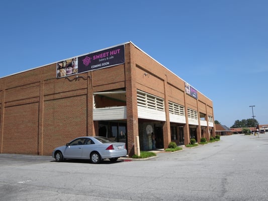 Sweet Hut Bakery & Cafe by null