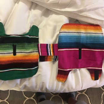Cleopatro Dogs Store - Two serape poncho for a mini dachshund - Pet Stores Near Me - Ensenada, BCN Cleopatro Dogs Store - Two serape poncho for a mini dachshund - Pet Stores Near Me - Ensenada, BCN