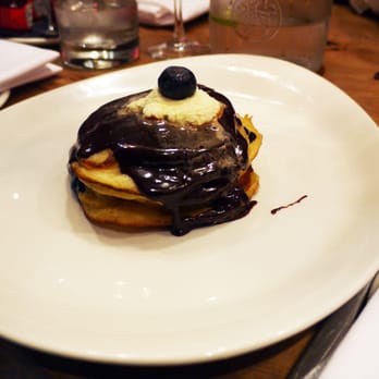 Neighbourhood - Buttermilk pancakes with whipped cream and chocolate sauce - American Near Me - Spinningfields, XGM
