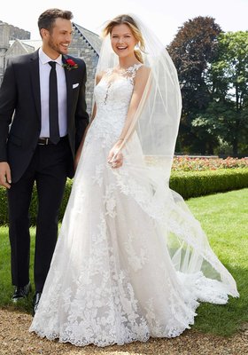 Angela's Bridal by null