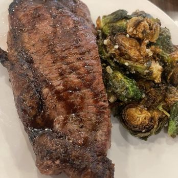 Farmhouse Restaurant - NY strip - Desserts Near Me - Fair Oaks, Indiana