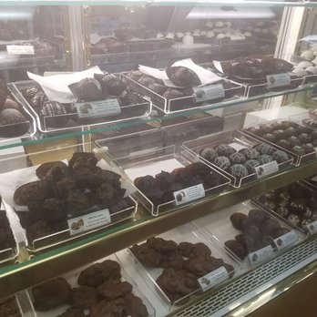 Classic Impressions - Nice looking chocolates, but taste weird. Cute knickknacks, but staying away from the sweets. - Flowers & Gifts Near Me - Brooklyn, New York Classic Impressions - Nice looking chocolates, but taste weird. Cute knickknacks, but staying away from the sweets. - Flowers & Gifts Near Me - Brooklyn, New York