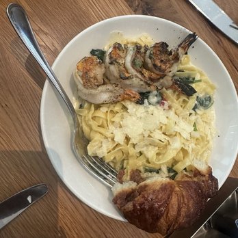 Fieldings Steak - Shrimp Alfredo - Steakhouses Near Me - Houston, Texas