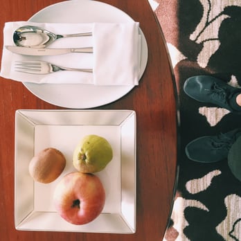 Nobu Hotel Manila - Welcome fruit platter - Hotels Near Me - Parañaque, NCR