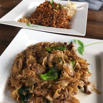 NaraDeva Thai Restaurant - Pad se ew and pad thai - Thai Near Me - Orlando, Florida NaraDeva Thai Restaurant - Pad se ew and pad thai - Thai Near Me - Orlando, Florida