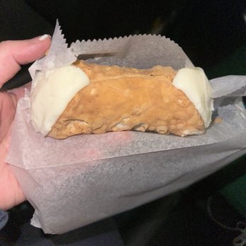 Mike’s Pastry - Bakeries Near Me - Boston, Massachusetts