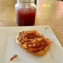 Carmin Restaurant La Casa del Chillo - Arepa de coco con bacalao