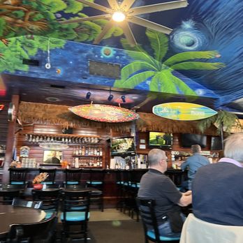 Hurricane Mo's - Bar - Bars Near Me - Kitty Hawk, North Carolina