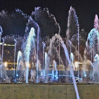 Friendship Fountain - Landmarks & Historical Buildings Near Me - Jacksonville, Florida
