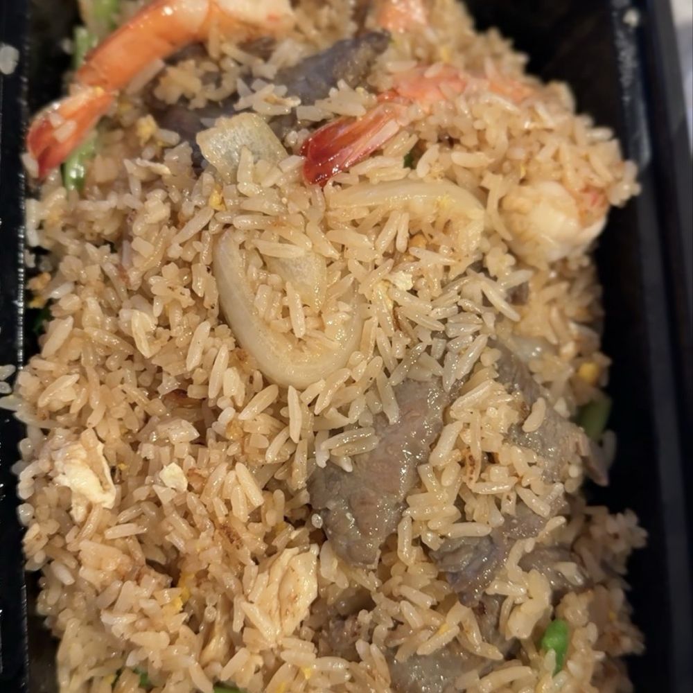 Thai Fried Rice w/chicken, beef, shrimp Thai Fried Rice w/chicken, beef, shrimp