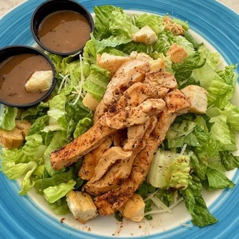 Guanabanas - Caesar salad with blackened chicken and balsamic vinegarette dressing - Seafood Near Me - Jupiter, Florida