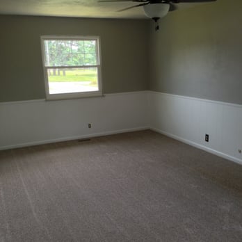 Floortech - Family room. - Carpeting Near Me - Greenwood, Indiana