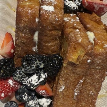 AC Hotel Old Montreal - French Toast - Hotels Near Me - Montreal, Quebec AC Hotel Old Montreal - French Toast - Hotels Near Me - Montreal, Quebec