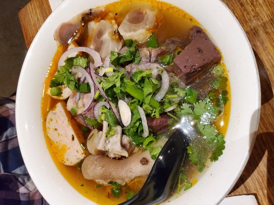 Tèo Bun Bo Hue by null