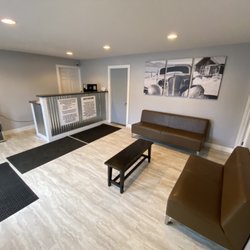 Northland Automotive - Lobby