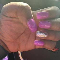 V&T Nails