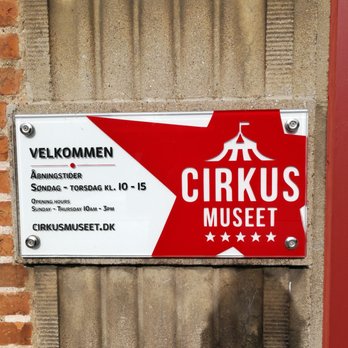 Cirkusmuseet - Skiltet ved indgangen - Museums Near Me - Hvidovre, 84