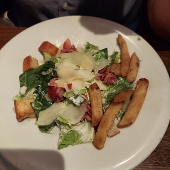Elephant & Castle - Salad - Pubs Near Me - Chicago, Illinois Elephant & Castle - Salad - Pubs Near Me - Chicago, Illinois