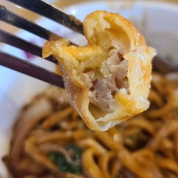Ugly Dumpling - Edison, NJ - The fried chicken dumpling inside - Chinese Near Me - Edison, New Jersey Ugly Dumpling - Edison, NJ - The fried chicken dumpling inside - Chinese Near Me - Edison, New Jersey