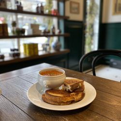 Marché Mon Pitou - Grilled cheese & tomato soup