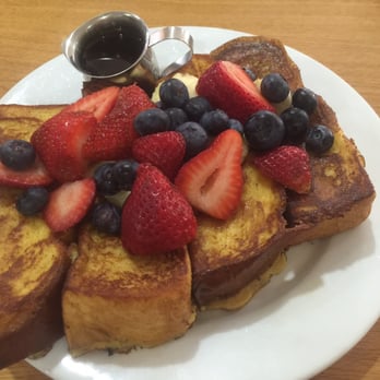 Sara's Kitchen - French toast with berries - Breakfast & Brunch Near Me - Palm Beach Gardens, Florida Sara's Kitchen - French toast with berries - Breakfast & Brunch Near Me - Palm Beach Gardens, Florida