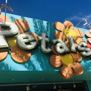 Petals Pool Bar - Bars Near Me - Lake Buena Vista, Florida Petals Pool Bar - Bars Near Me - Lake Buena Vista, Florida