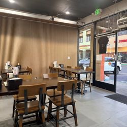 Nam Ni's Kitchen - Clean restaurant