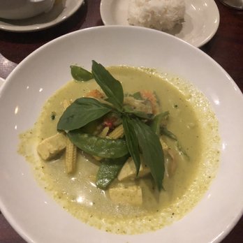 Narunya's - Yellow curry with tofu & extra veggies (vegan version--no fish sauce) - Thai Near Me - Belton, Texas