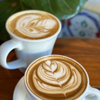 Urth Caffé - Orange - Spanish Latté, Italian Cappuccino - Coffee & Tea Near Me - Orange, California