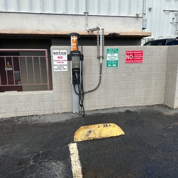 Daddy O’s - And EV charging station. - New American Near Me - Lihue, Hawaii