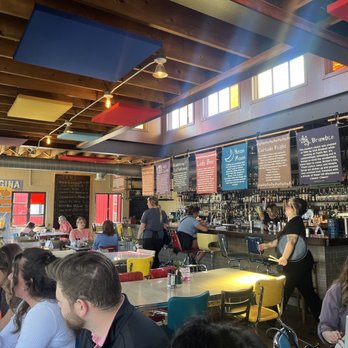 The Laundry - Ambiance - New American Near Me - Fenton, Michigan