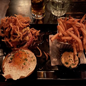 Little Bad Wolf - Wolf Burger - American Near Me - Chicago, Illinois