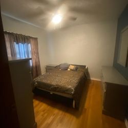 AA Speelmans Hardwood Flooring - Finished the Room.