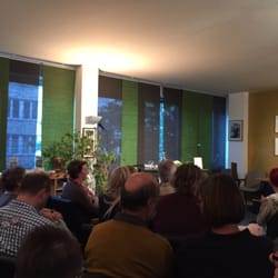 Leuenhagen & Paris - Kurz vor der Lesung von Renate Bergmann.