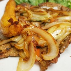 La Chiva Colombian Restaurant - Bistec Encebollado