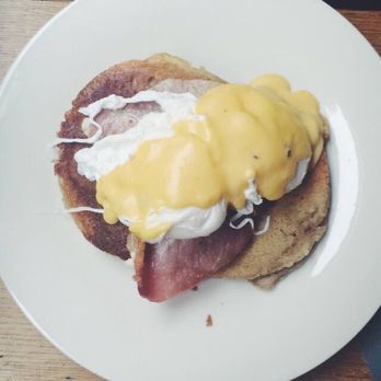 Coutume - The eggs and ham benedict over pancakes. - Coffee Roasteries Near Me - Paris, 75 Coutume - The eggs and ham benedict over pancakes. - Coffee Roasteries Near Me - Paris, 75